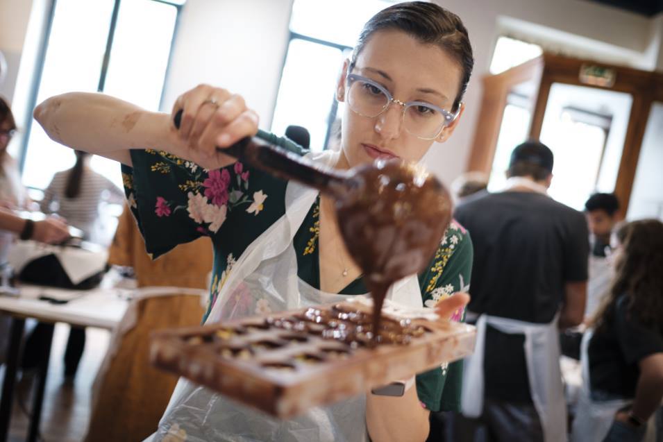 learn how to make your own praline chocolate